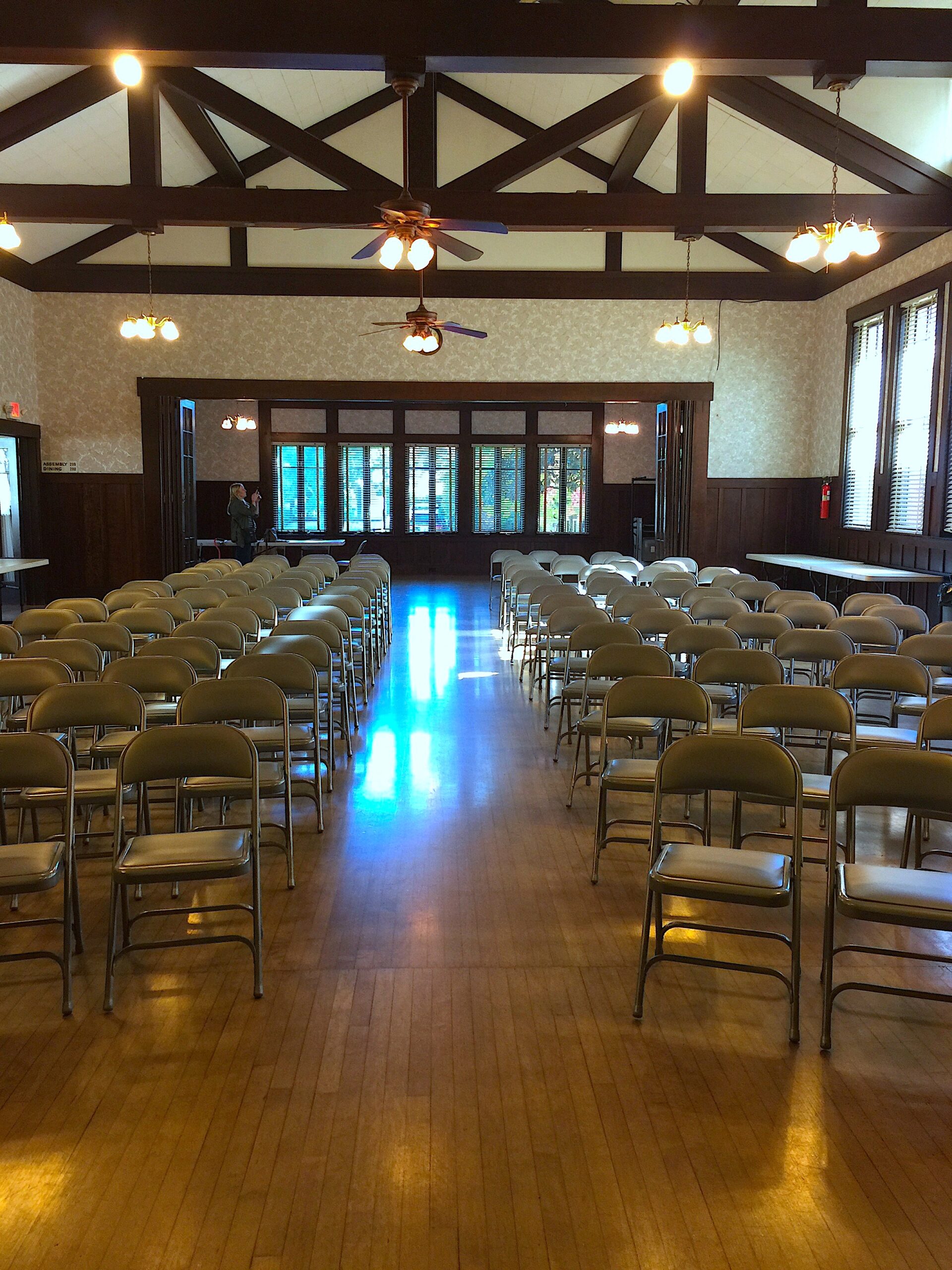 Clubhouse set with assembly seating